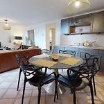 Sous Les Tilleuls Parking Hypercentre 4-6 Personnes