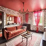 Logement unique inspiré de Game of thrones au coeur de Colmar
