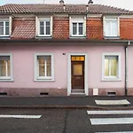Colmar Appt familial à 3 min du centre - parking gratuit - Une chambre et 5 pers