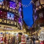 Aux Portes De La Petite Venise