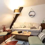 La Loge By \