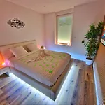 Zen Spa-4 Pers-Jacuzzi-Parking-Clim-Colmar
