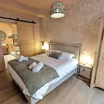 Appartement A Travers Champs Avec Sauna Et Parking
