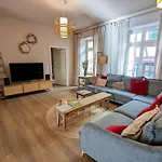 Appartement A Travers Champs Avec Sauna Et Parking