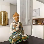 Travel Homes - The Rokst: Rare, Central And Modern