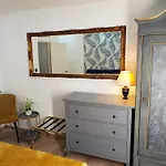 Mirka & Franck Apartment Chic 4 Stars Parking Free