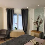 Mirka & Franck Apartment Chic 4 Stars Parking Free