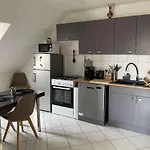 Joli Appartement Avec Place De Parking Prive
