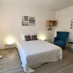 Deluxe Design - City Center Cosy Apartments