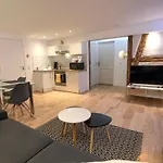 Beauty & The Beast - Old Town Cosy Apartments
