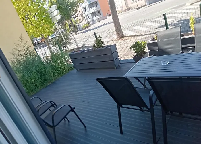 Jolie maison Sauna, Balneo lumino thérapie et Terrasse