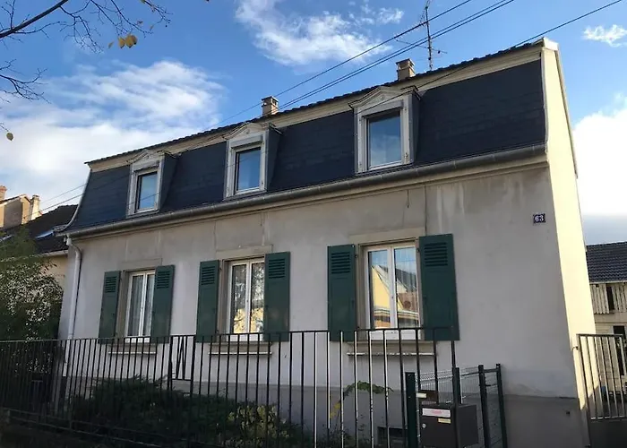 Maison De Ville 70 M2, Proche Du Centre-Ville, Parking Prive Gratuit