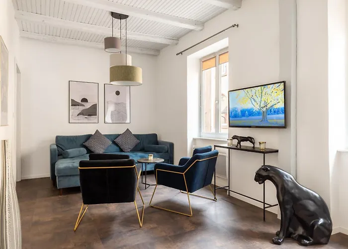 Travel Homes - The Rokst: Rare, Central And Modern