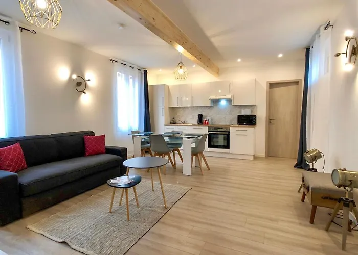 Charming Home - City Center Cosy Apartments