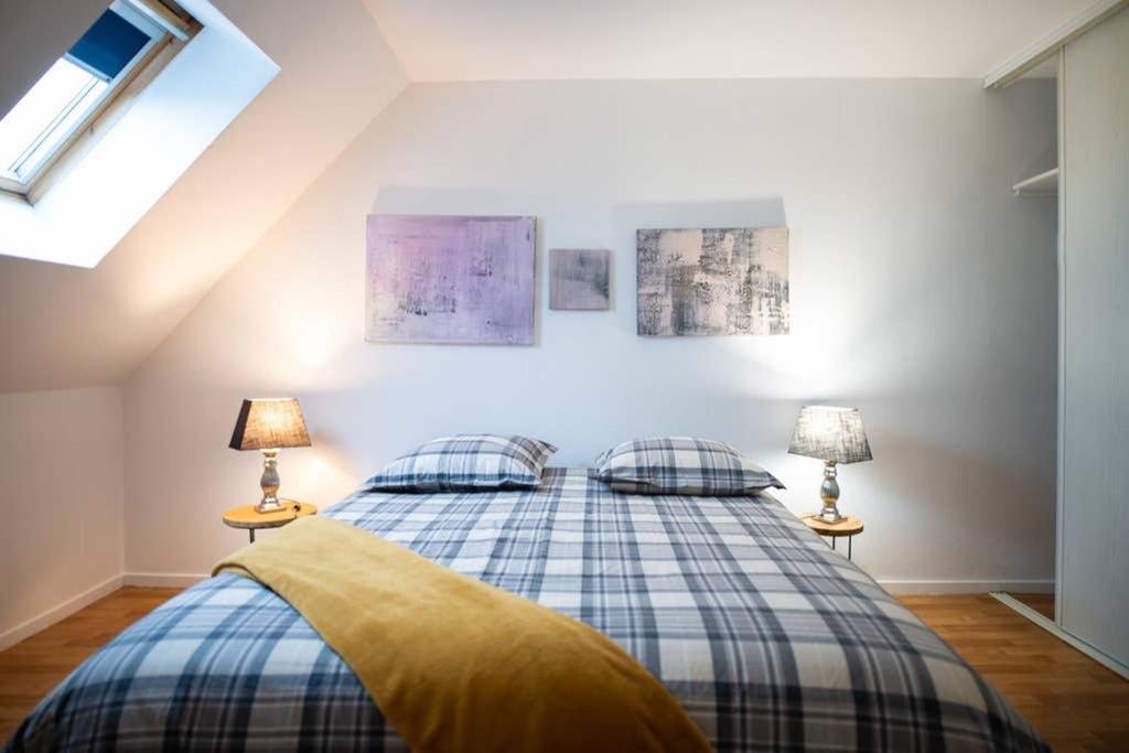 Appartement Duplex Coloré Et Bien équipé, Proche Centre-ville