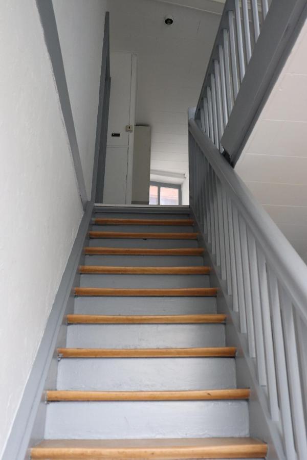 Appartement Logement Unique Inspiré De Game Of Thrones Au Coeur De *
