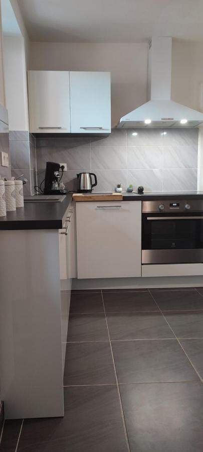 Logement Cosy Et Spacieux, A 2 Pas Du Centre-ville *