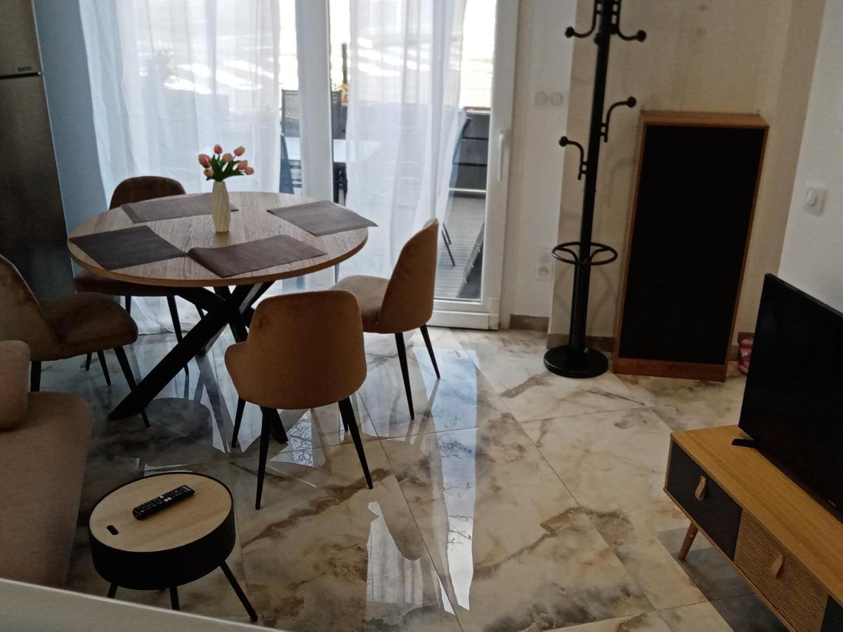 Jolie Maison Sauna, Balneo Lumino Thérapie Et Terrasse * Colmar