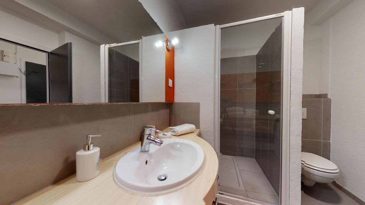 Le Nid Cosy + 1 Garage Apartment