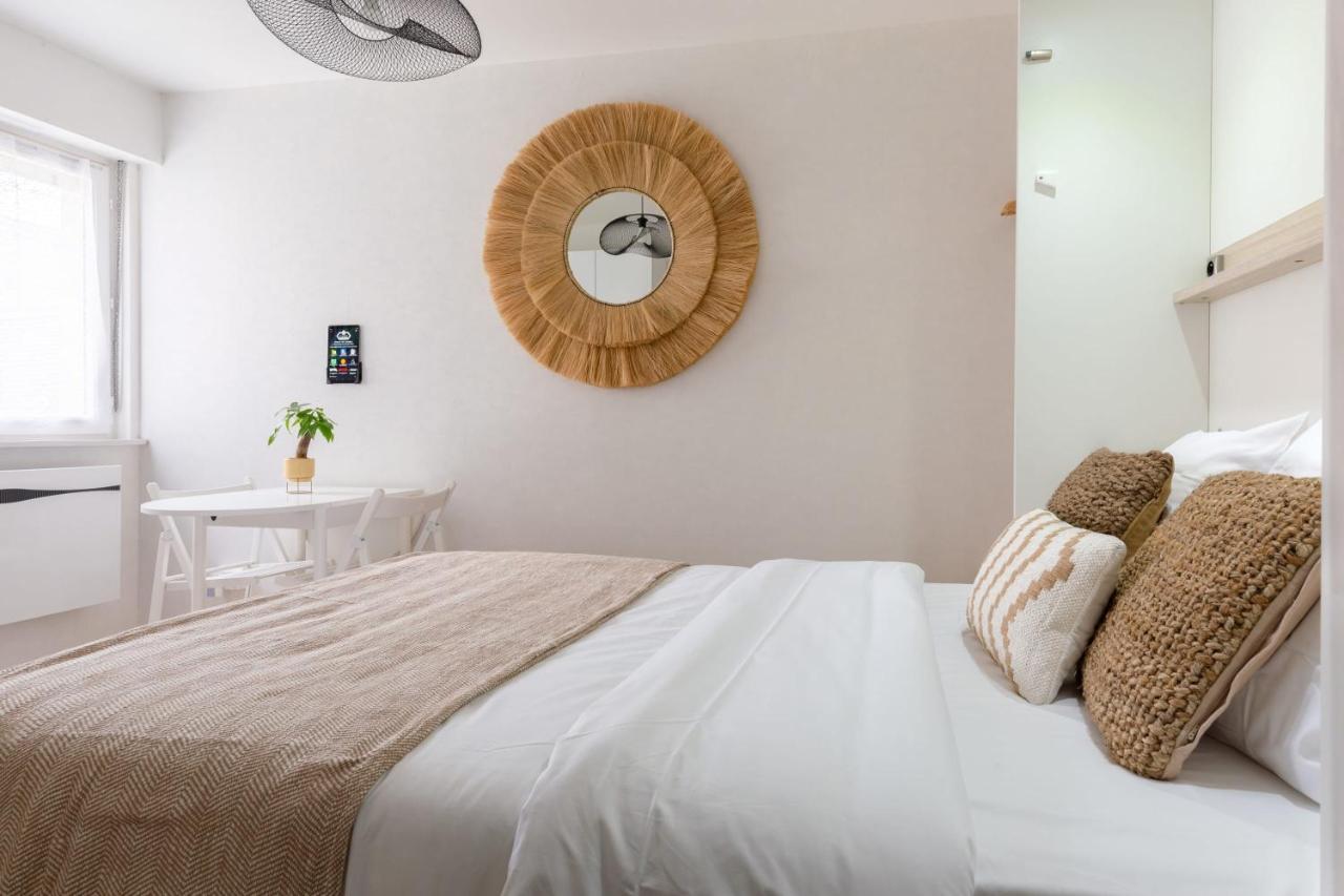 Appartement Travel Homes - Grand Rue, Petite Venise - Compact & Cosy - Lit Mural *