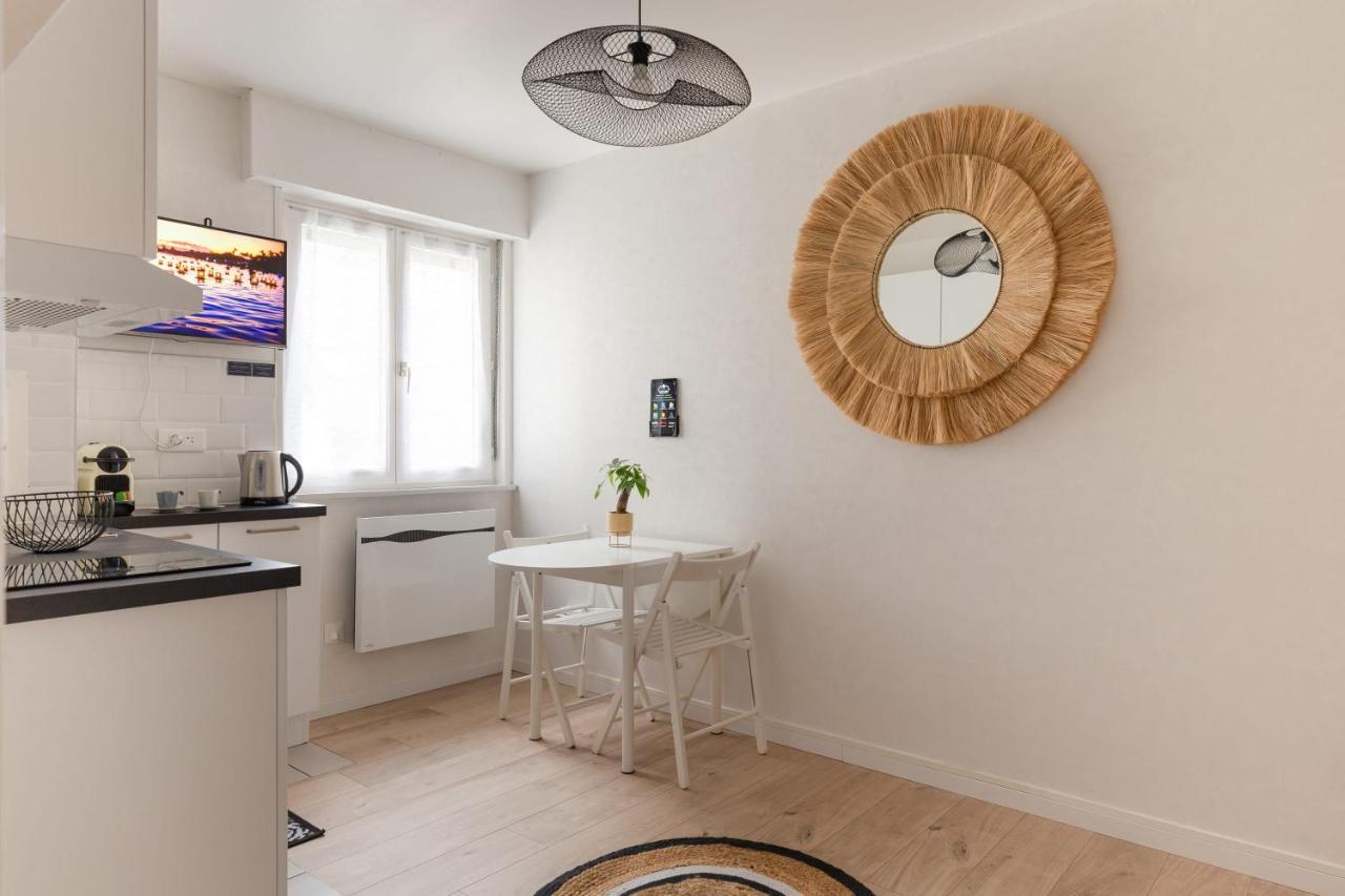 Travel Homes - Grand Rue, Petite Venise - Compact & Cosy - Lit Mural Appartement *