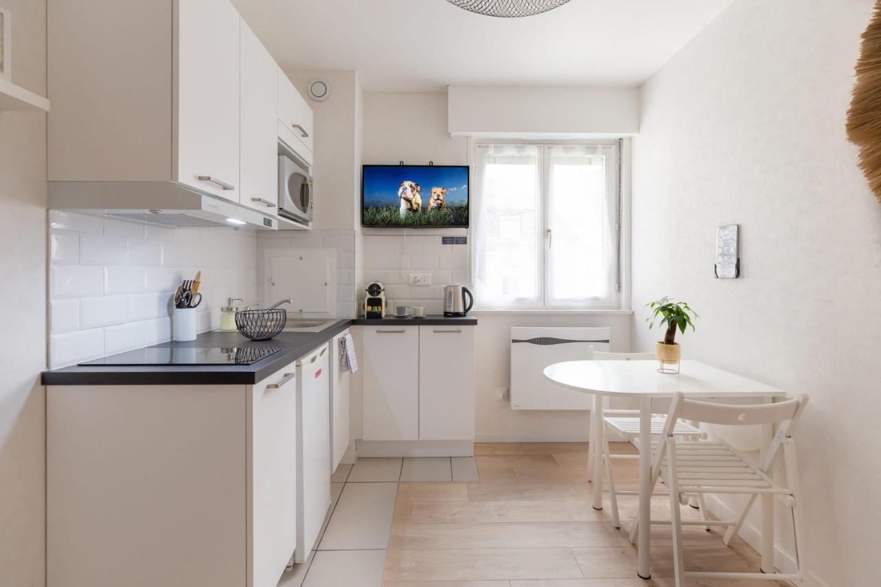Travel Homes - Grand Rue, Petite Venise - Compact & Cosy - Lit Mural *
