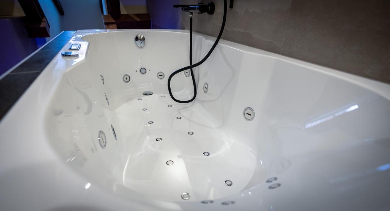 Apartment Serenity - De Prestige 4 Et 5 Etoiles - 2, 4 Et 6 Personnes- Centre Historique Colmar