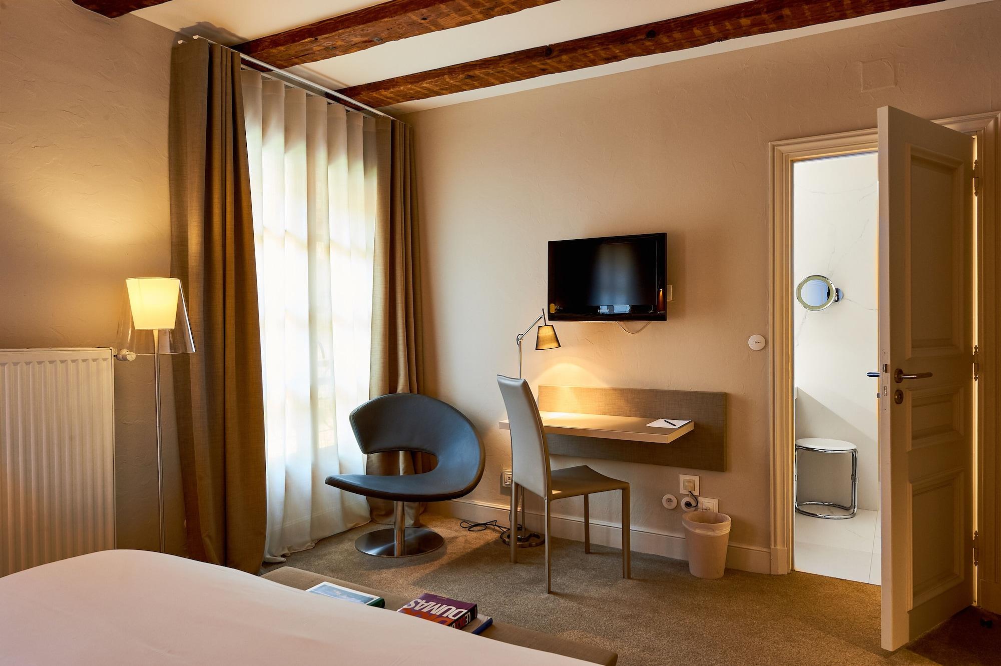 Relais & Chateaux La Maison Des Tetes Hotel 5*