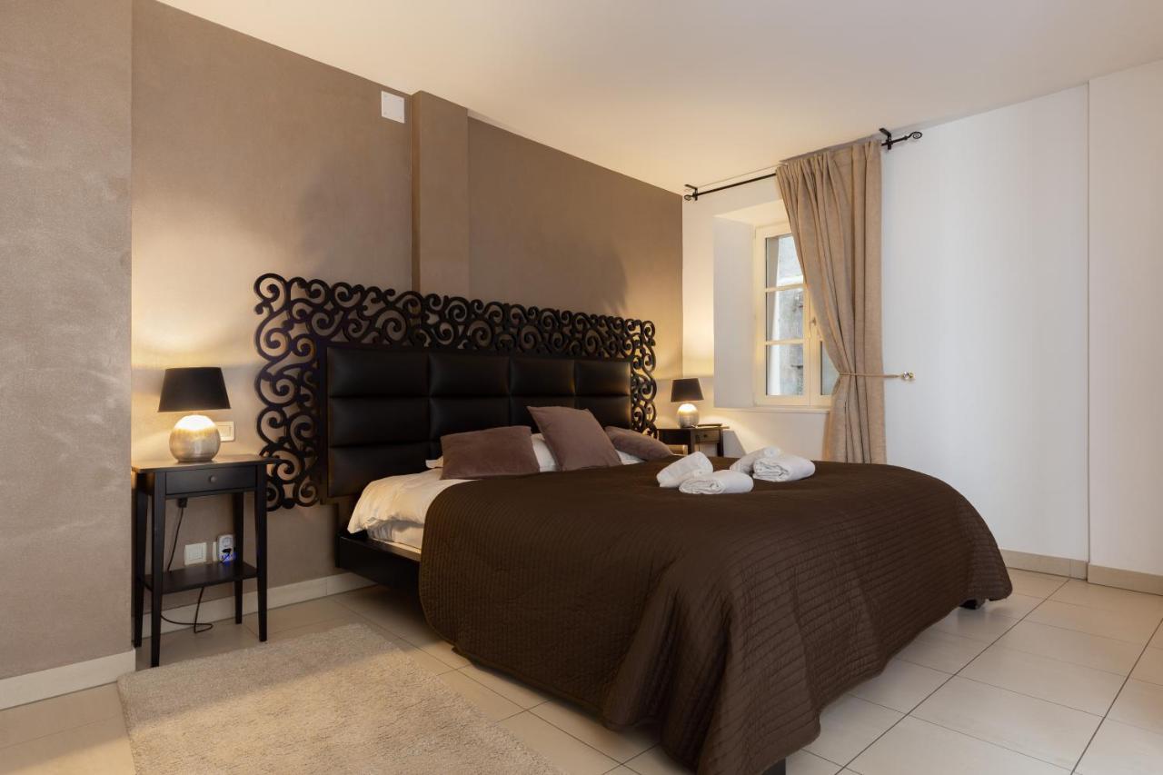 Travel Homes - The Ancienne Poste, Petite Venise Apartment *