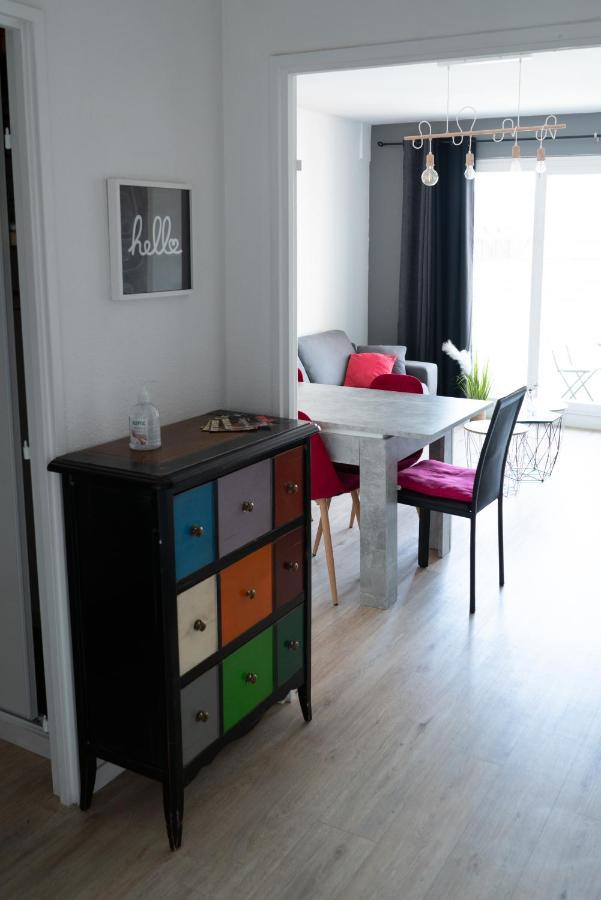 Mama With Aircon Including Parking 2 Cars Apartment *
