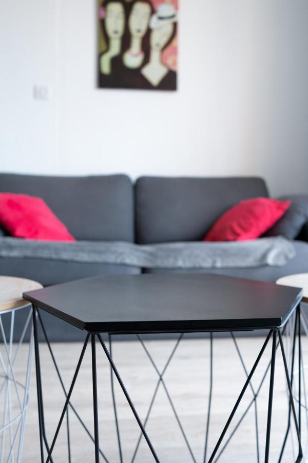 Mama With Aircon Including Parking 2 Cars Apartment Colmar