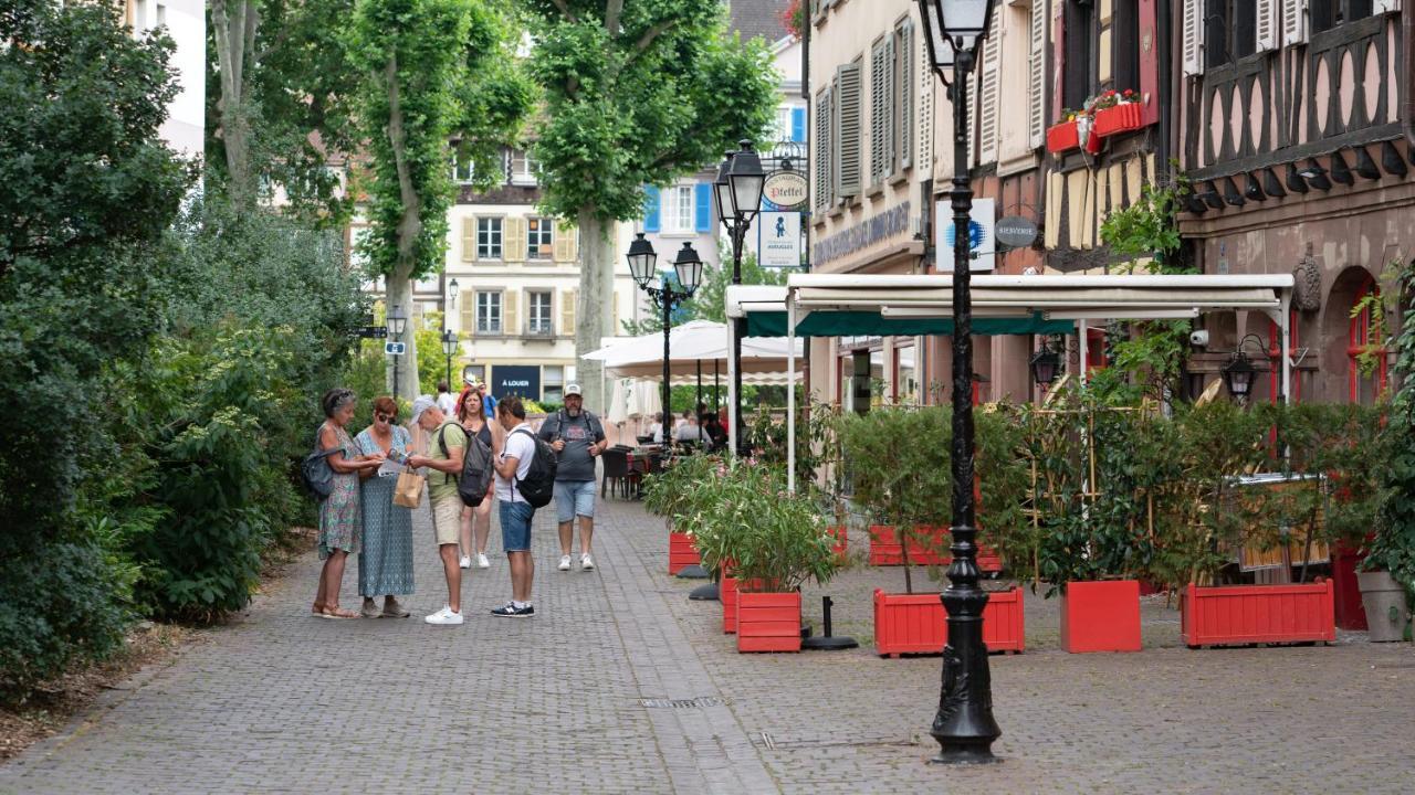 Mama With Aircon Including Parking 2 Cars Apartment Colmar