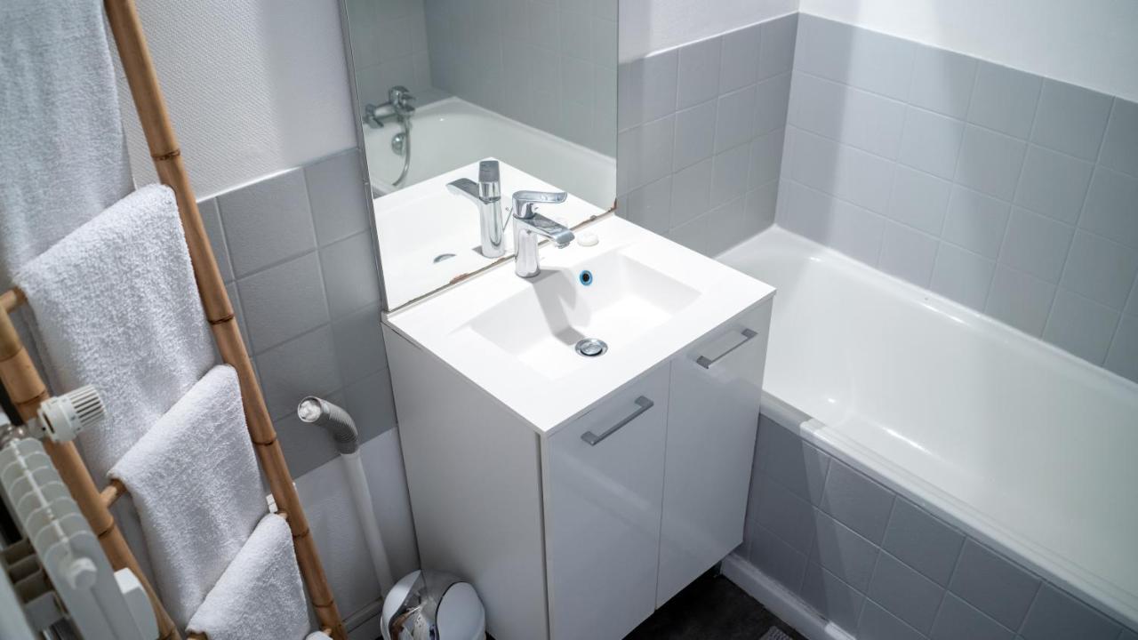 Mama With Aircon Including Parking 2 Cars Apartment Colmar