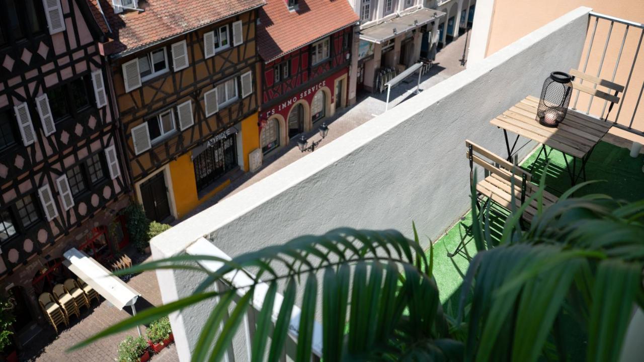 Mama With Aircon Including Parking 2 Cars Apartment *