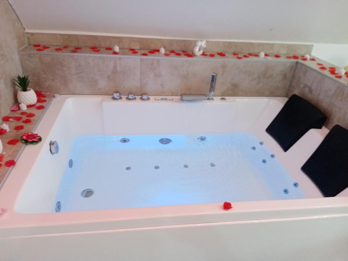 Jacuzzi Au Centre Appartamento Colmar