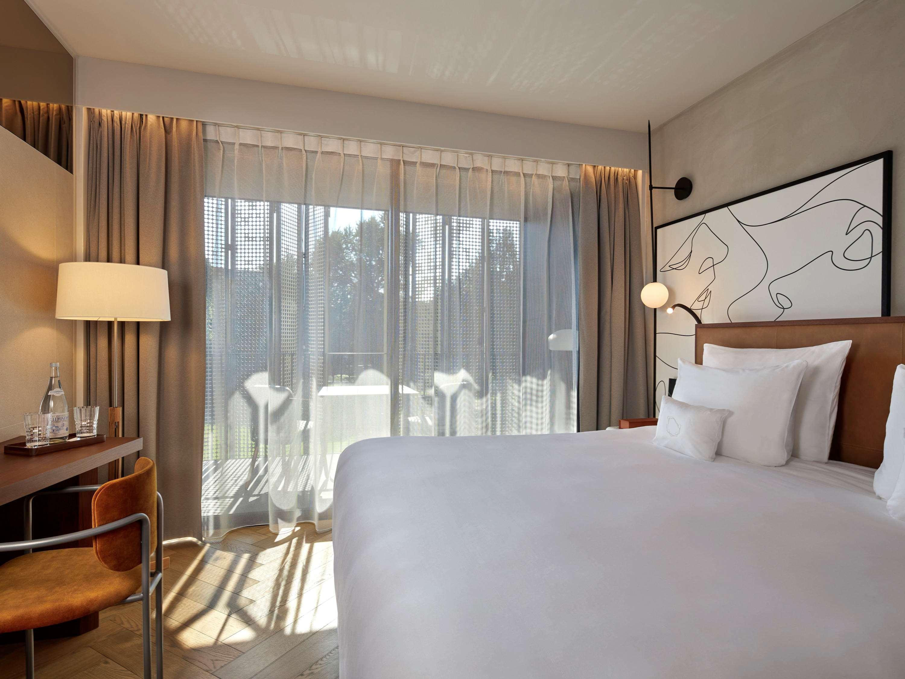 Mercure Champ De Mars