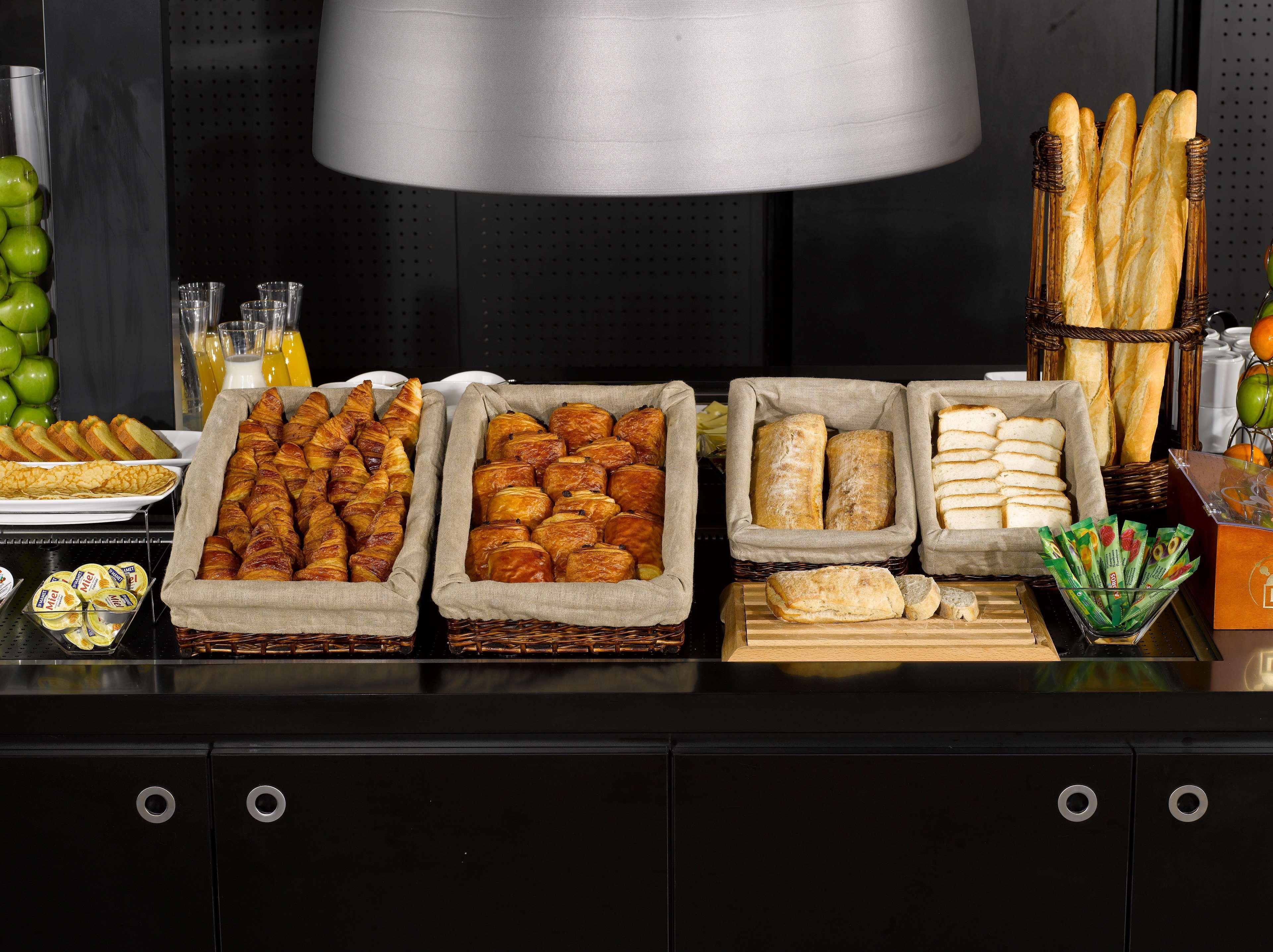 Campanile - Parc Des Expositions Hotel 3*