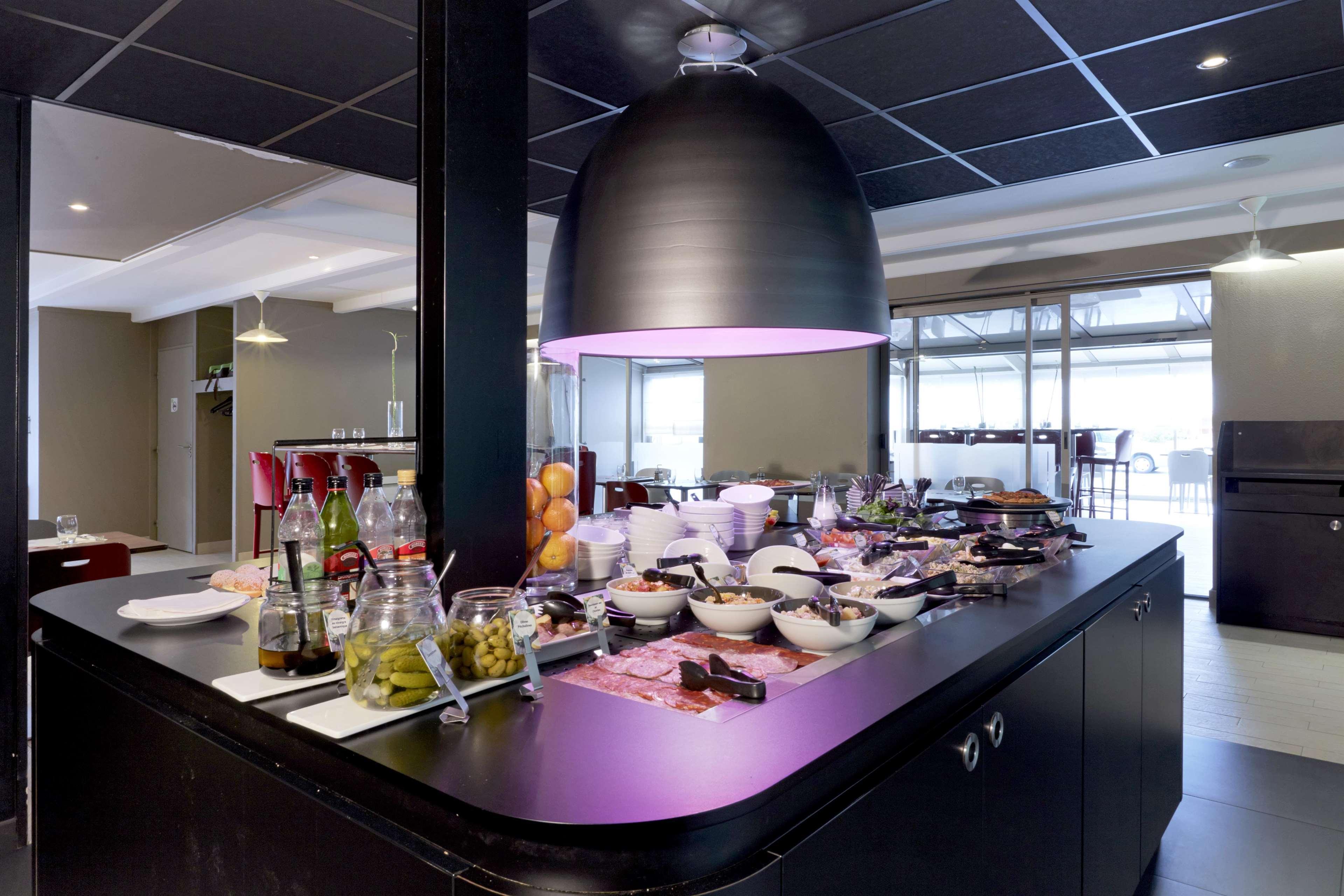 Hotel Campanile - Parc Des Expositions 3*