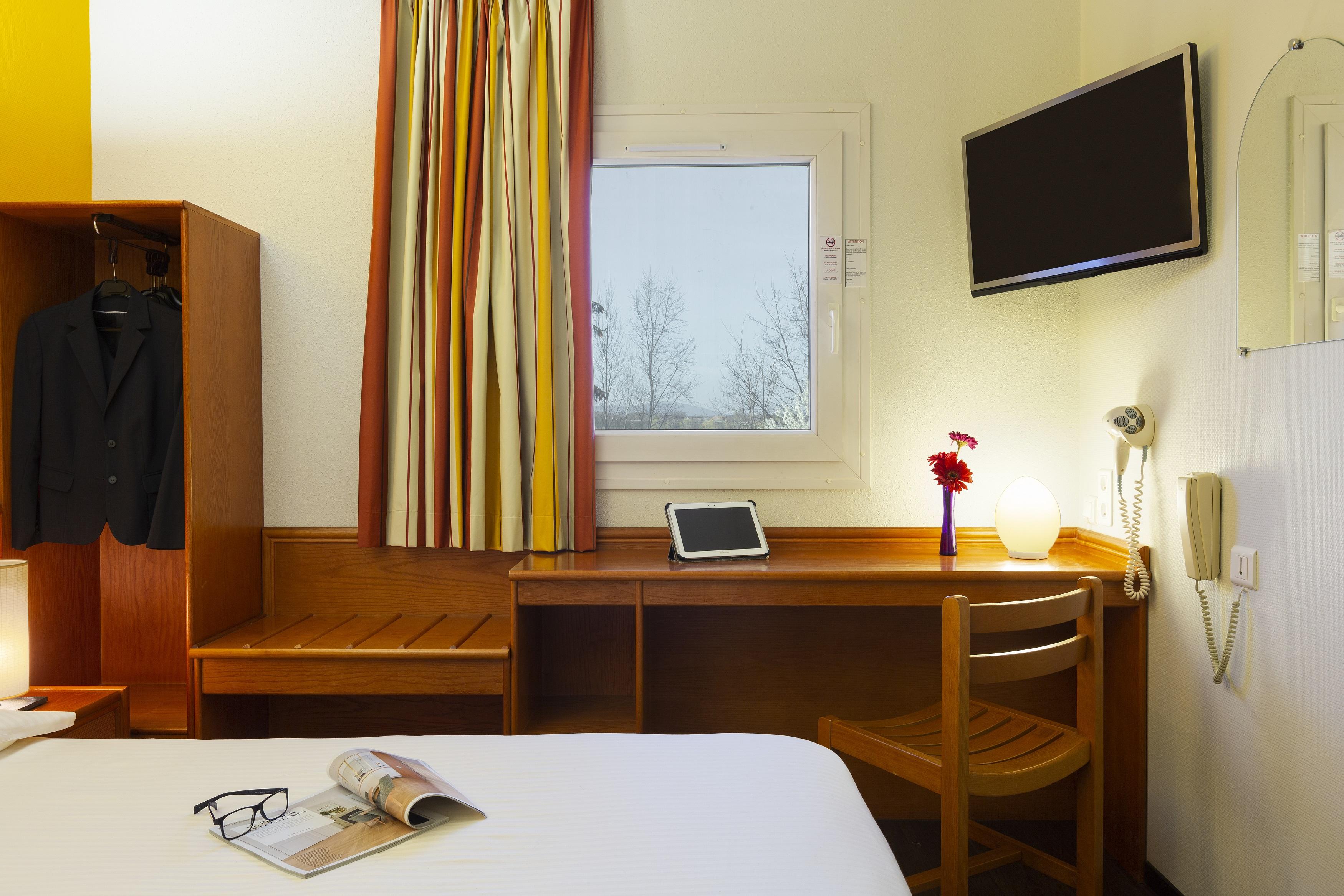 Lumiere Hotel 2*
