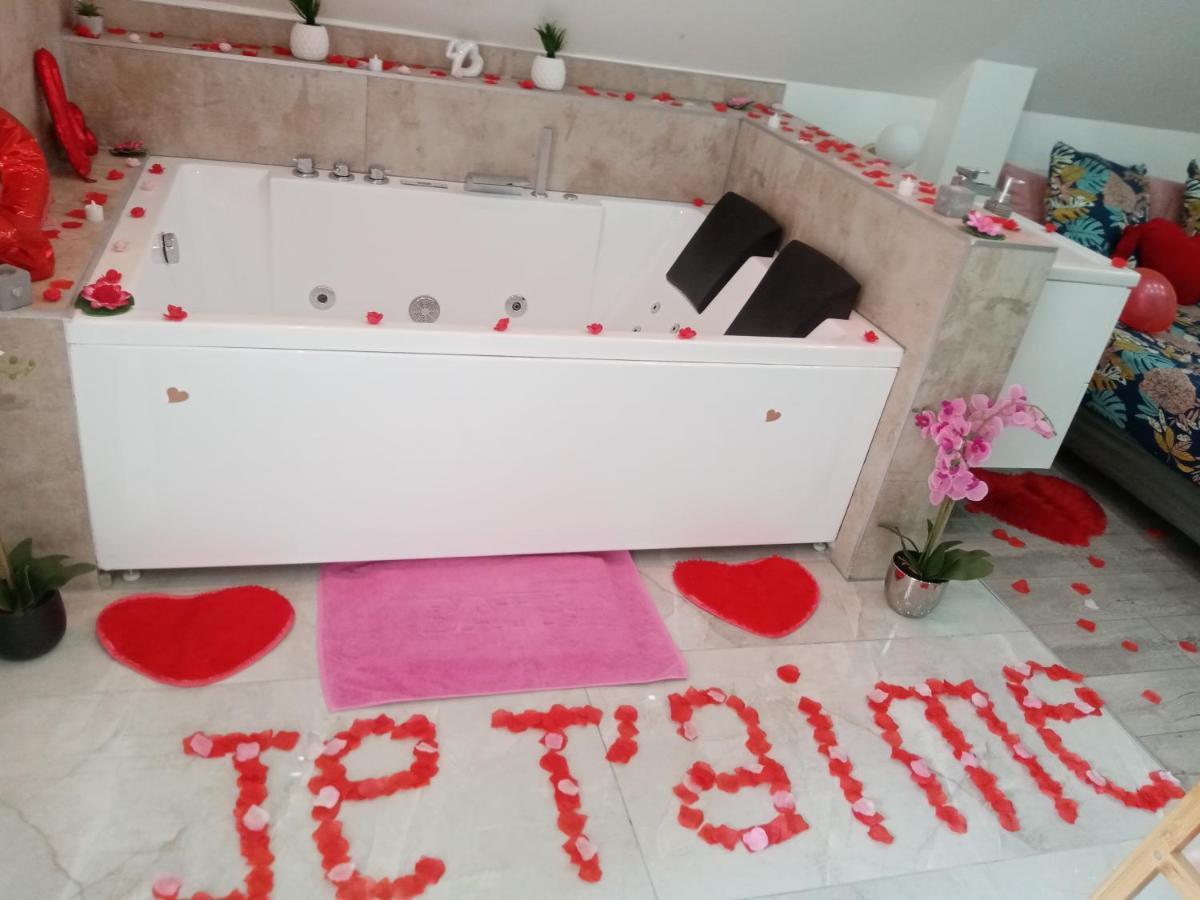 Jacuzzi Au Centre Appartamento *