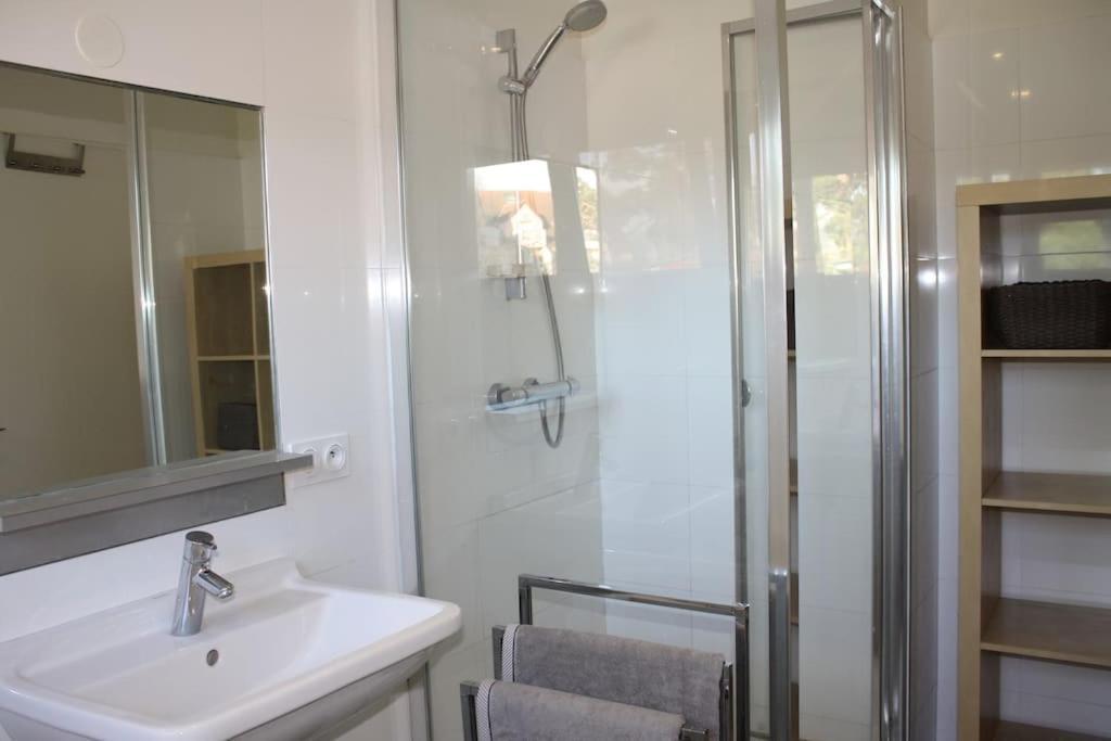 Appartement Superb Apt- Garden- 3 Parkings, Near Petite Venise ! *
