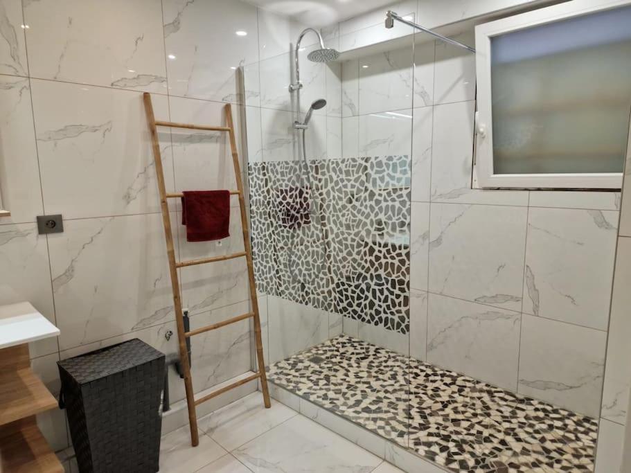 Le Reve Jacuzzi Sauna Cinema Parking Appartement *