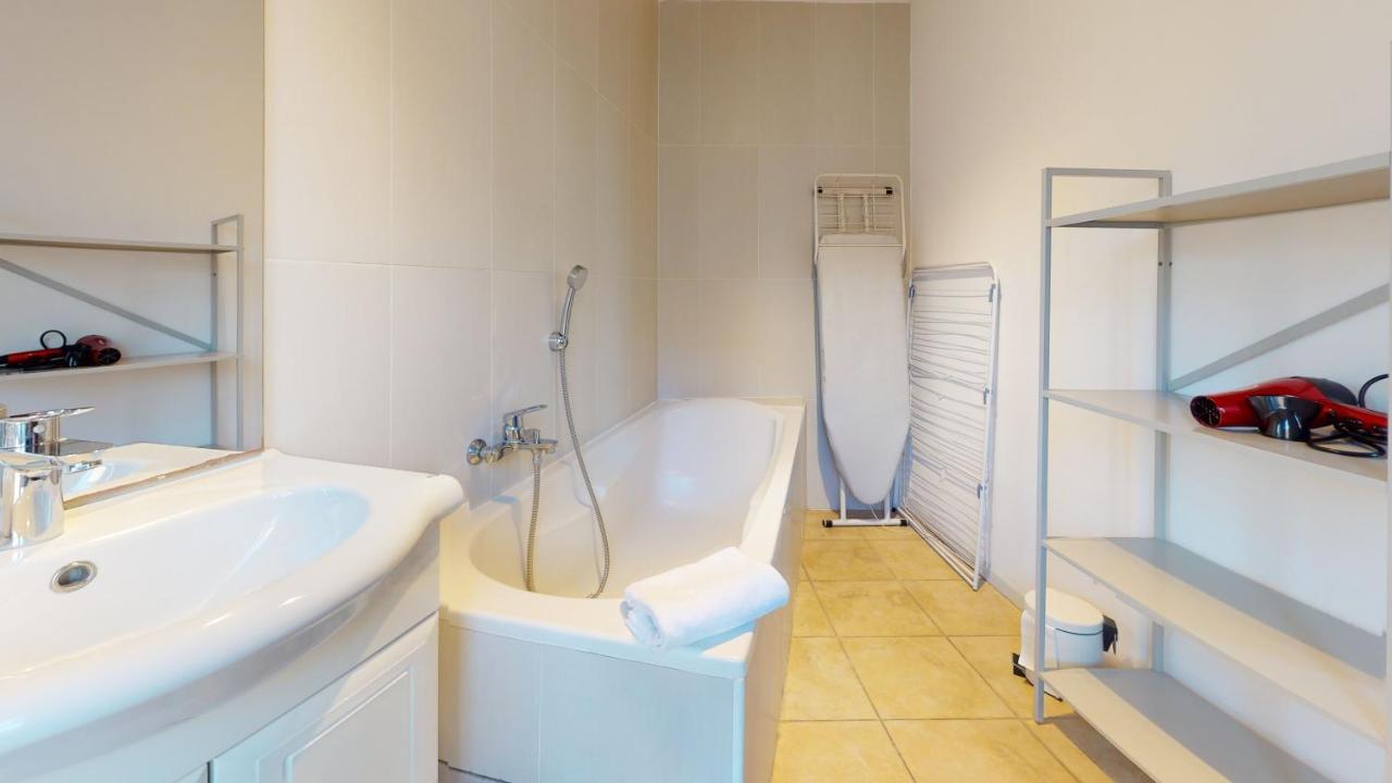 Apartment Des Bains Parking Hypercentre 6-8personnes