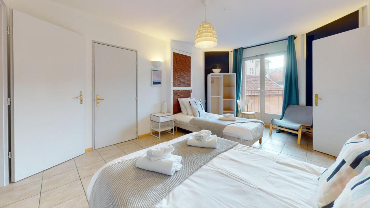 Des Bains Parking Hypercentre 6-8personnes *