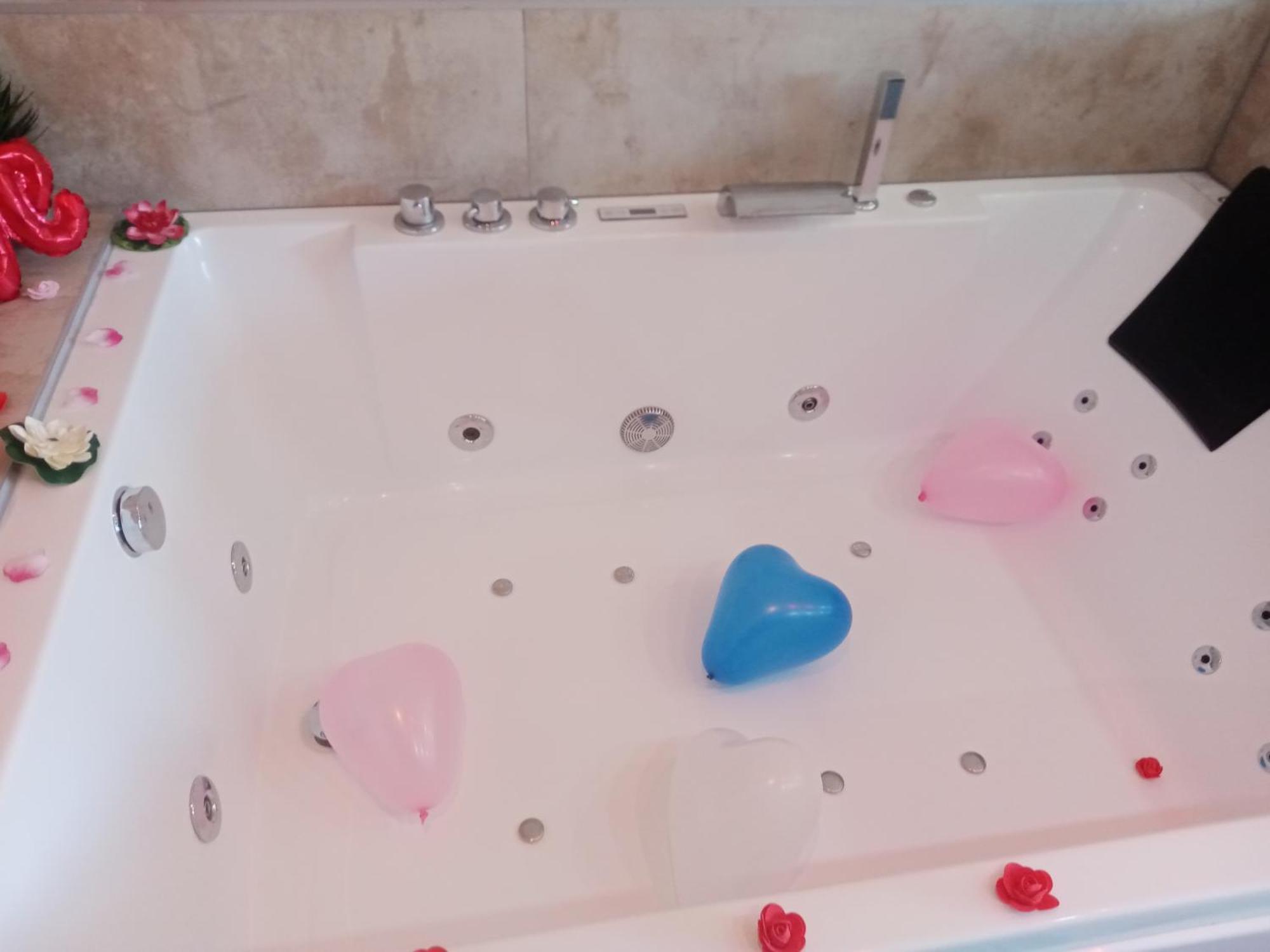 Jacuzzi Au Centre Appartamento