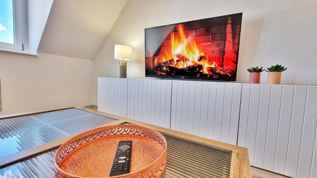Apartment Mon Amour-chic-garage-fibre-rbnb