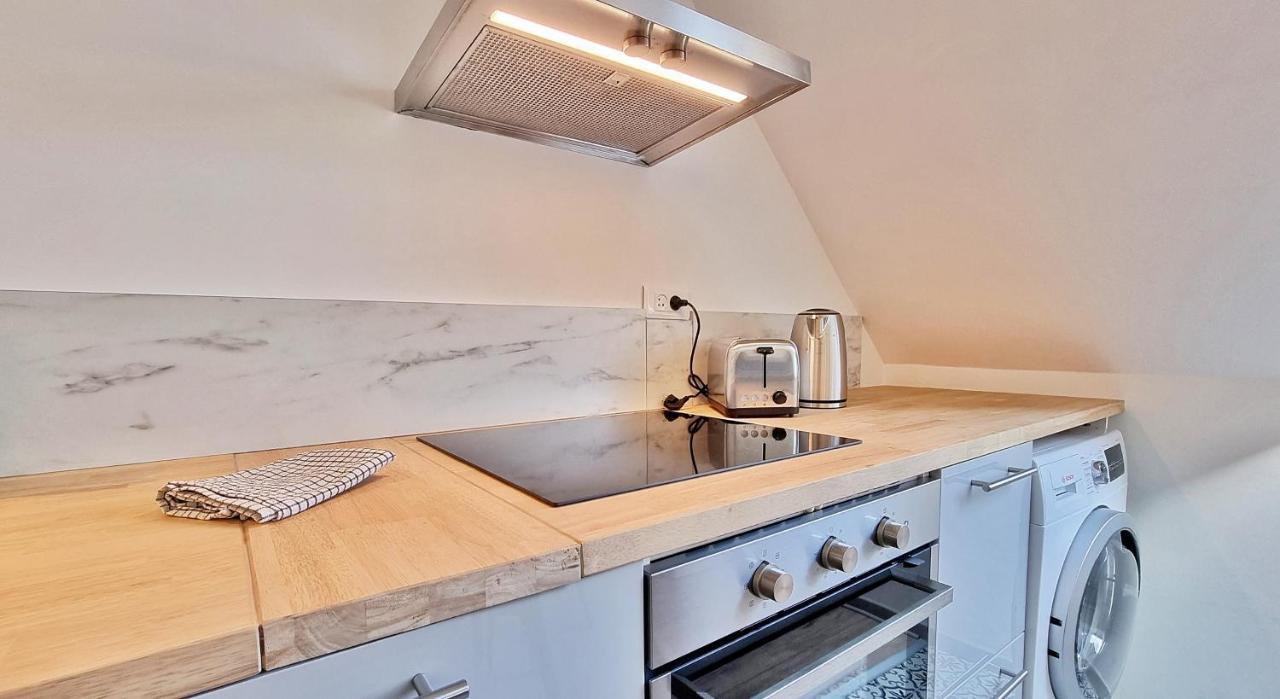 Apartment Mon Amour-chic-garage-fibre-rbnb *