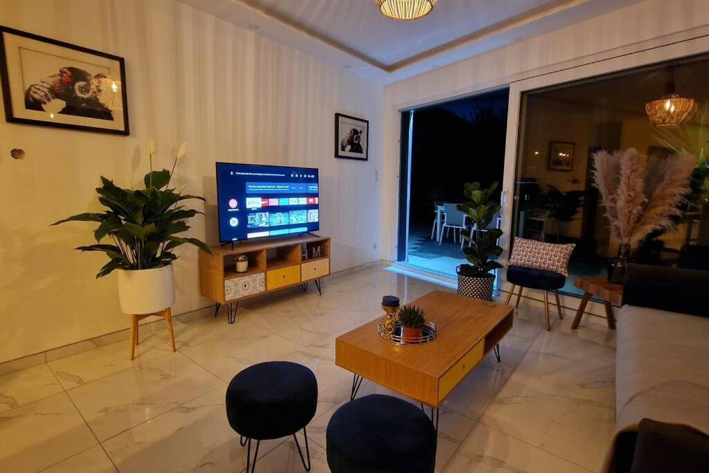 Prestige Neuf Avec Et Ecran De Cinema En Rez De Jardin * Colmar