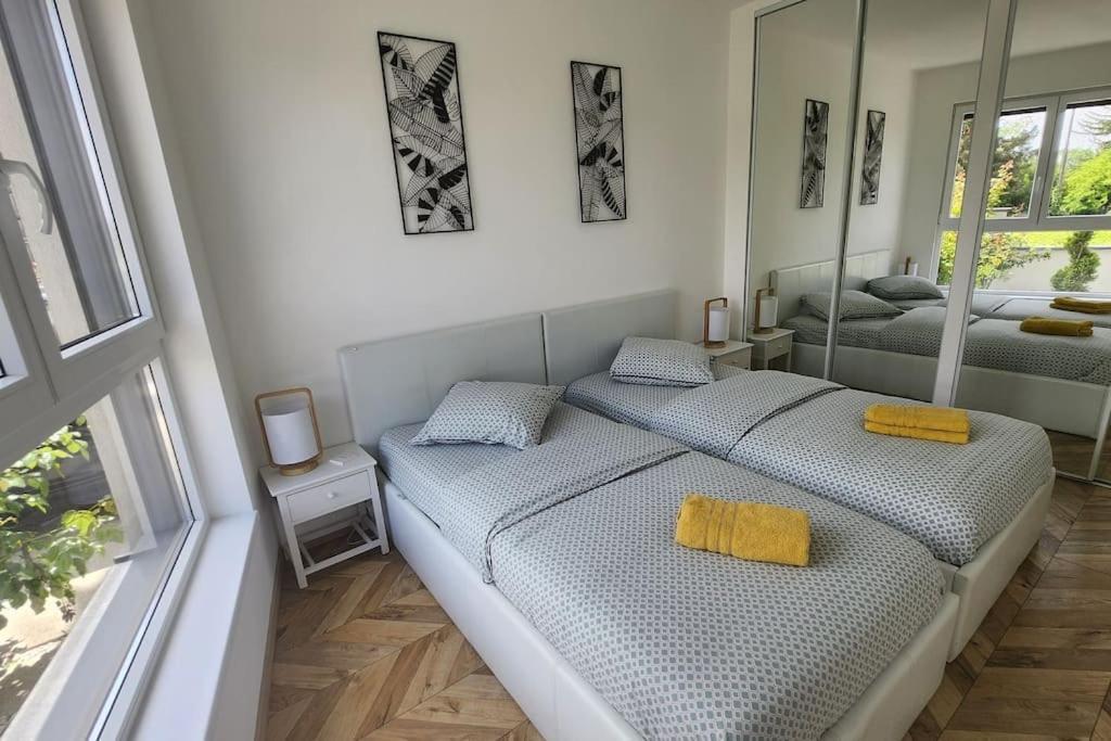 Prestige Neuf Avec Et Ecran De Cinema En Rez De Jardin Appartement