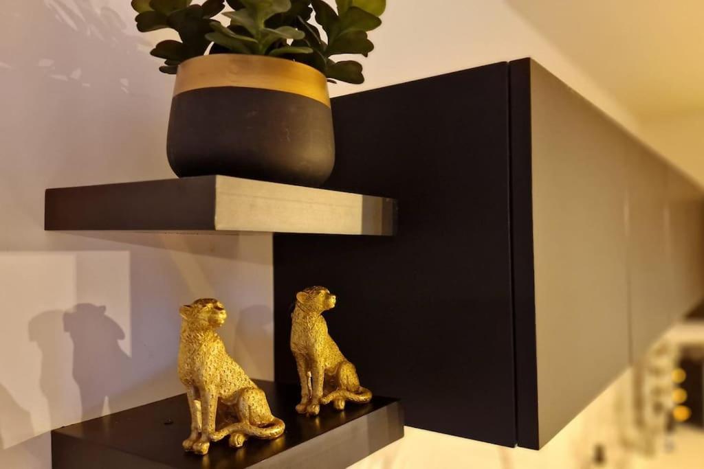 Prestige Neuf Avec Et Ecran De Cinema En Rez De Jardin Appartement *